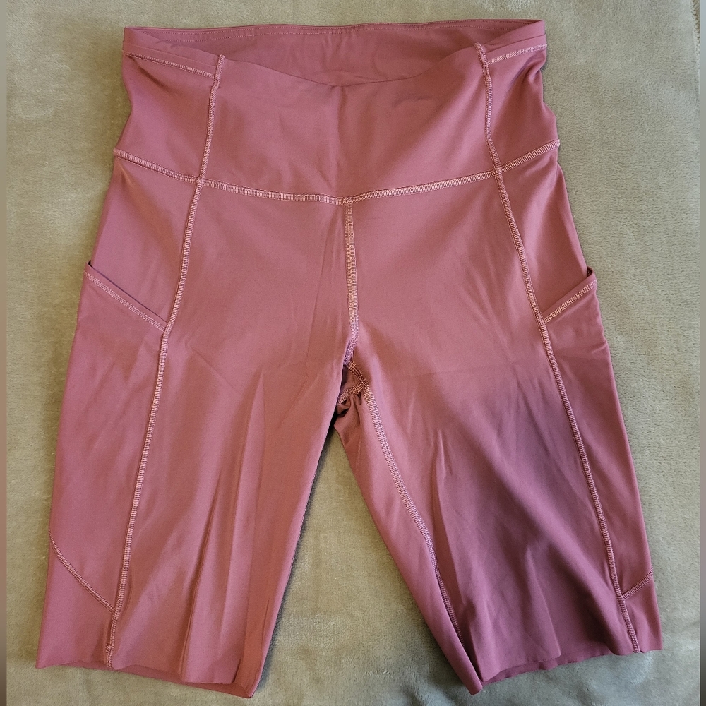 Lulu fast and free shorts